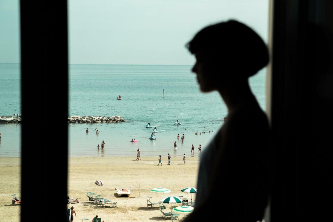 Sun Beach Residence Rimini Bagian luar foto